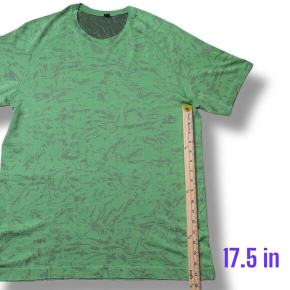 Lululemon Men's Large Seamless Tee Green Camo‎ Mesh "Move Your Body" Shirt - Picture 11 of 12